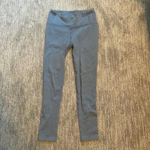 Nice grey leggings by lulu